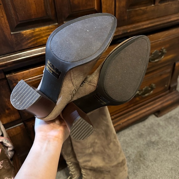 Women’s Knee High Boots - Picture 4 of 4